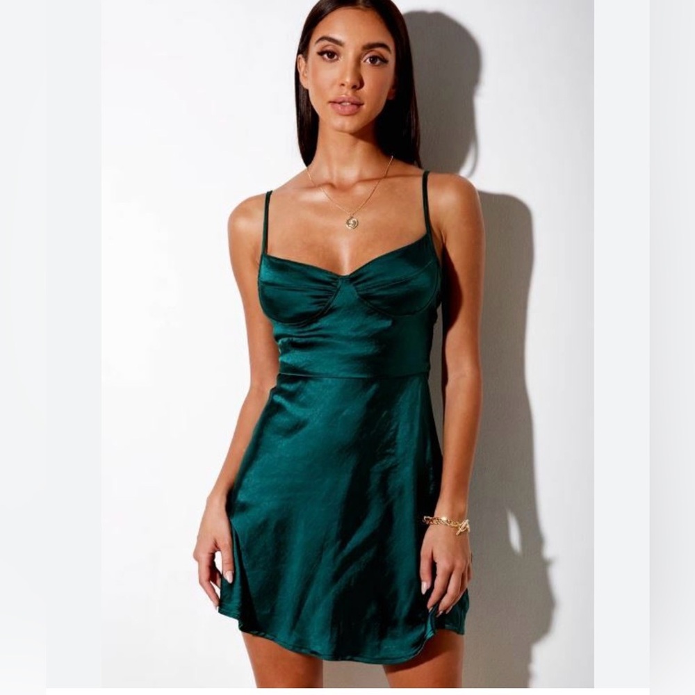 MOTEL ROCKS Lebby Mini Satin Slip Dress in
Satin Forest Green size L